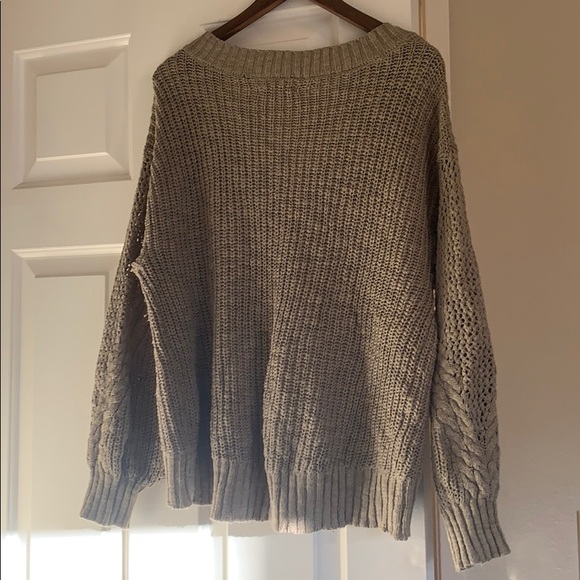 Olive v-neck sweater - Picture 5 of 6